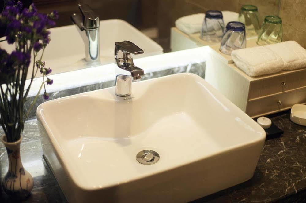 Yj Intl. Hotel Ta-mien-chen Extérieur photo